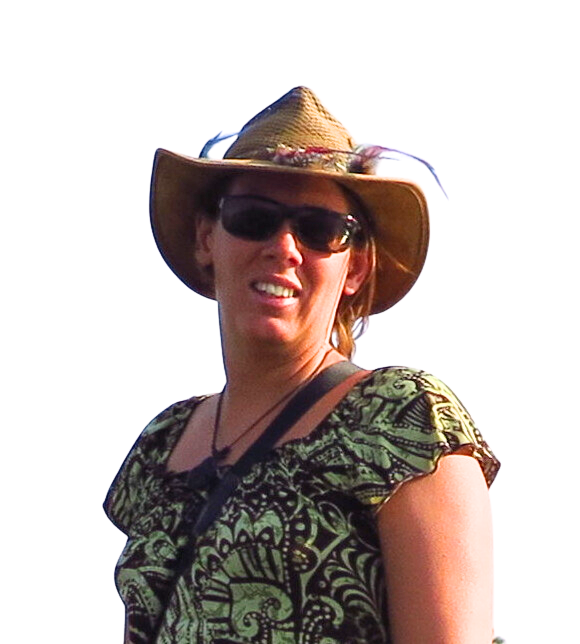 Hollie M'gog wearing safari hat